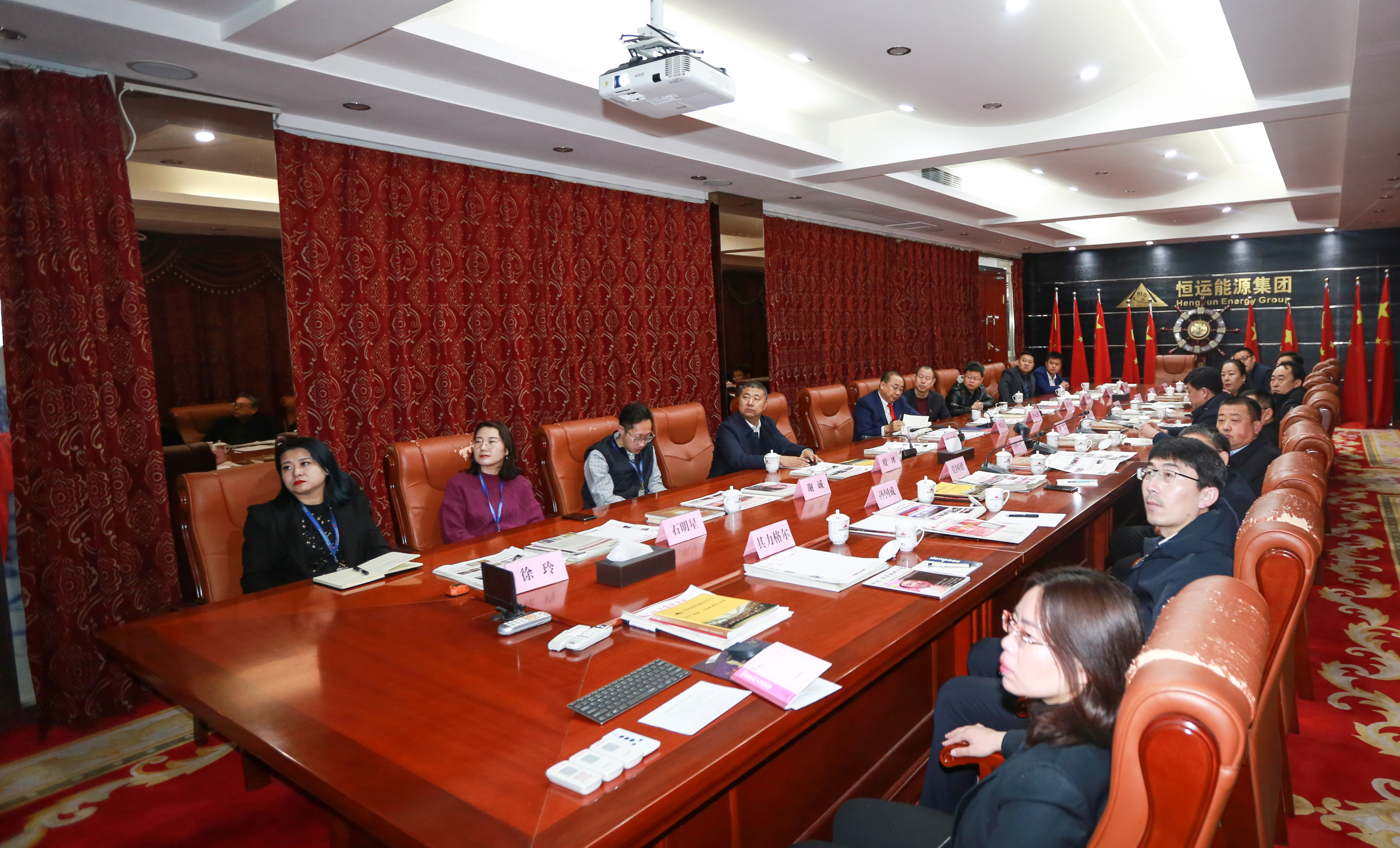 克什克騰旗招商攻堅(jiān)隊(duì)副旗長(zhǎng)黃河一行蒞臨 天津恒運(yùn)能源集團(tuán)股份有限公司參觀考